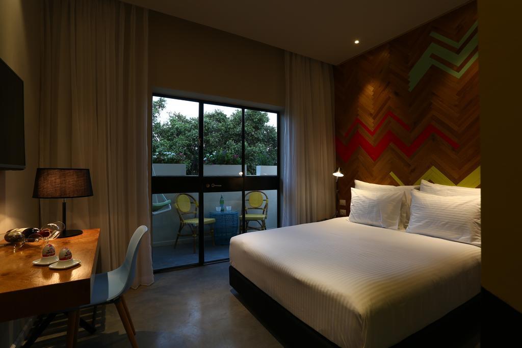Cucu Hotel Тел Авив Екстериор снимка